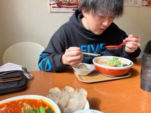 やこう