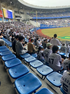 けん
