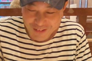 けん